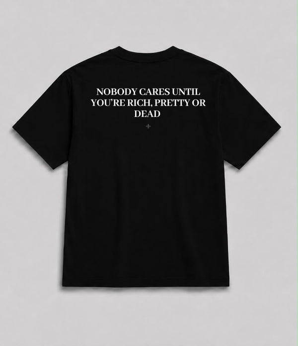 Nobody Cares Serif Preta